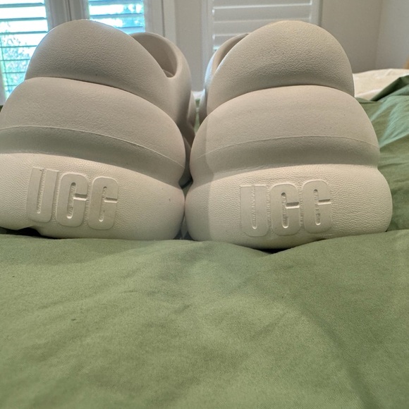 UGG Cream Women's Mules - Picture 3 of 3